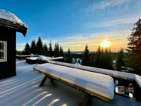 Sjusjøen, Luxury cabin with hot tub, ski-in out